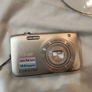 Nikon COOLPIX Silver Digital Camera with 5x Zoom